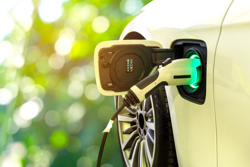 Auto Elettricaauto elettrica rifornimento