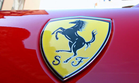 ferrari logo