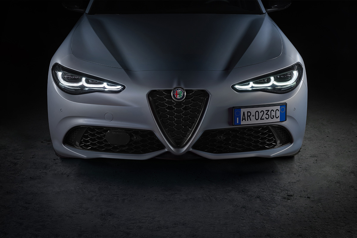 Alfa Romeo Giulia, dettaglio logo