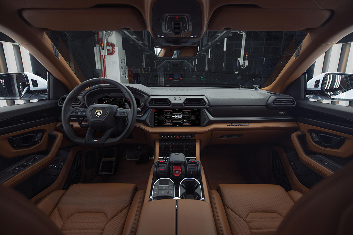 Lamborghini Urus SE, interni