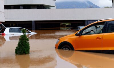 alluvione, auto sott'acqua