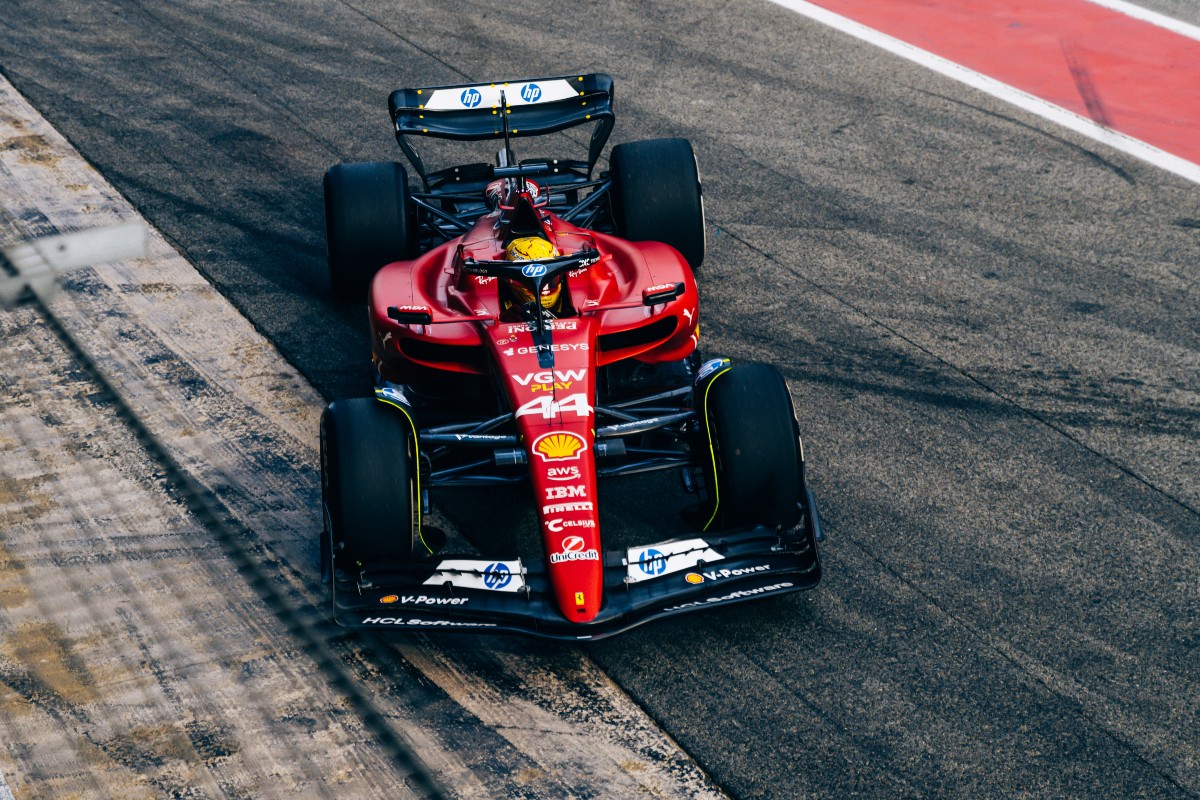 Lewis Hamilton, Ferrari SF-23, test Barcellona