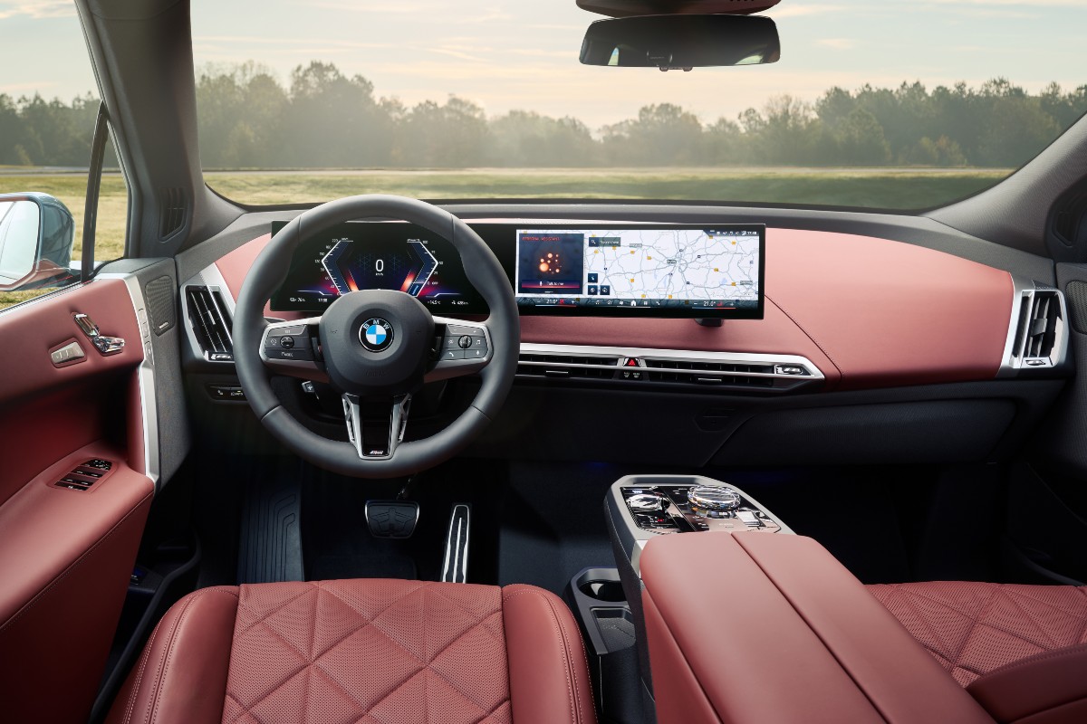 Gli interni della BMW iX xDrive60