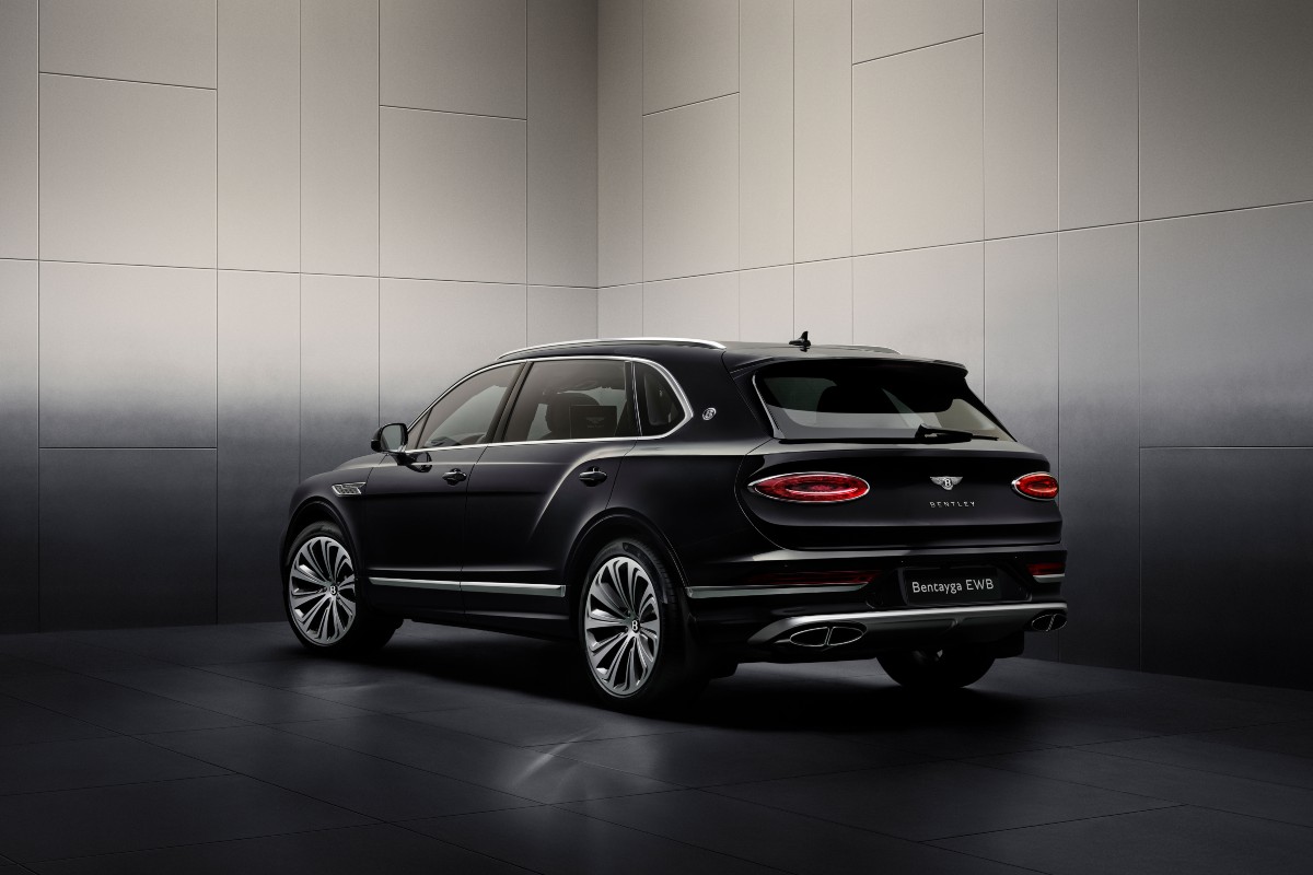 Nuova Bentley Bentayga Atelier Edition, Light Onyx