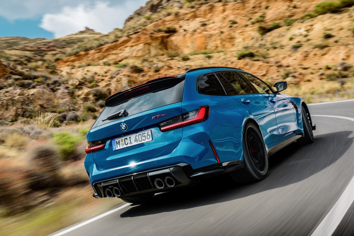 Vista posteriore della nuova BMW M3 CS Touring