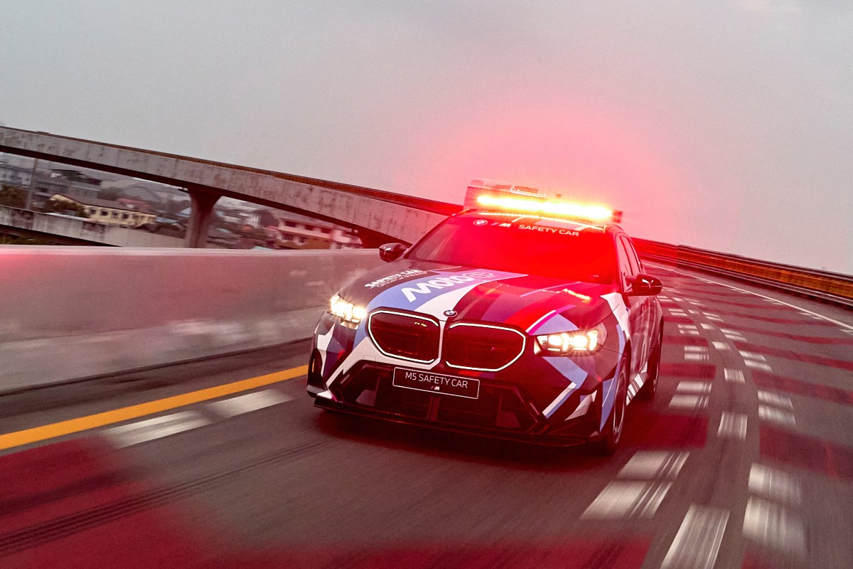 BMW M5 Touring MotoGP Safety Car 2025