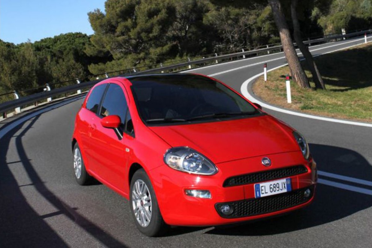 Fiat Punto 2012, colore rosso