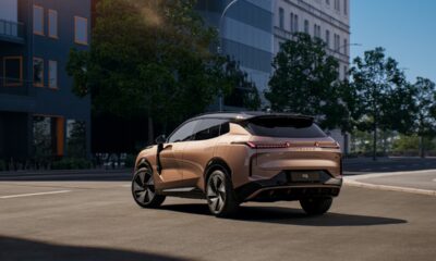 Nuova Lynk & Co 08 ibrida plug-in