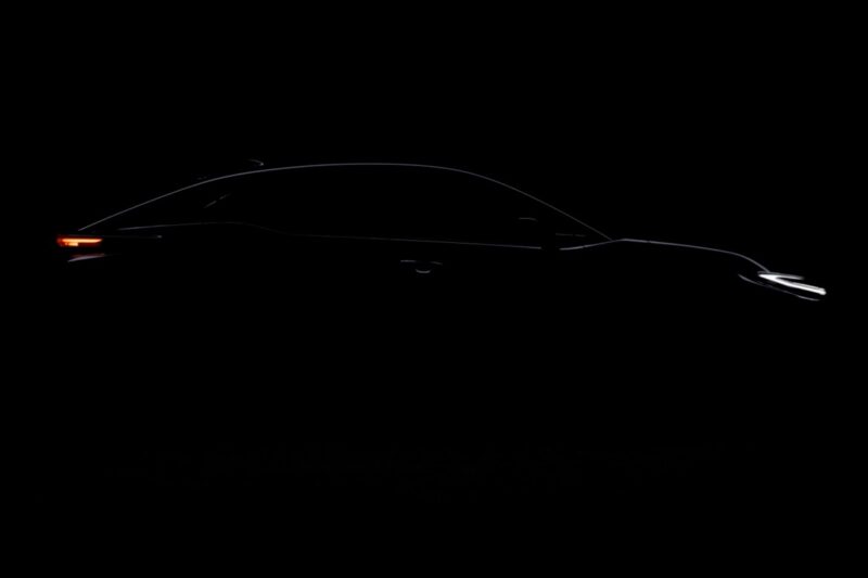 Toyota, teaser nuova berlina elettrica