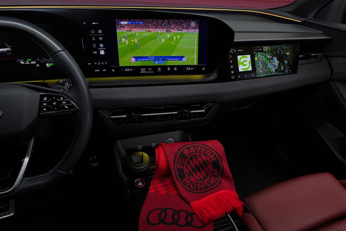 Audi, app DAZN display auto