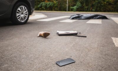 Oggetti in strada, incidente con pedone