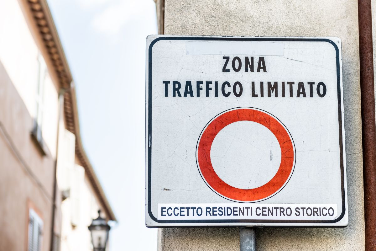 ZTL, cartello divieto, zona traffico limitato