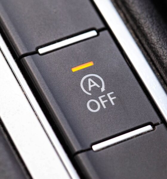 Auto, pulsante per lo spegnimento del sistema start-stop
