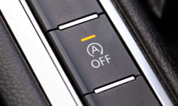 Auto, pulsante per lo spegnimento del sistema start-stop