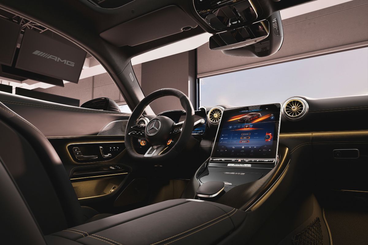 Gli interni della Mercedes‑AMG GT "APXGP Edition"