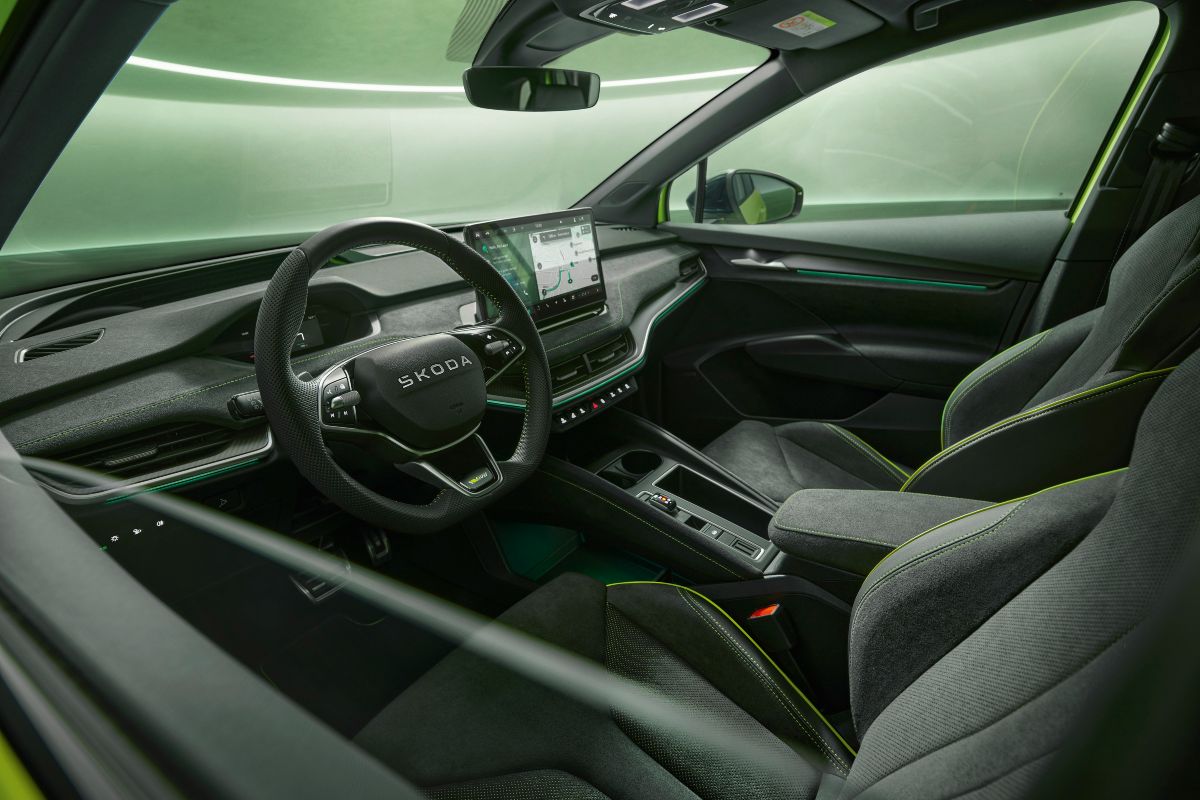 Gli interni della nuova Škoda Enyaq RS
