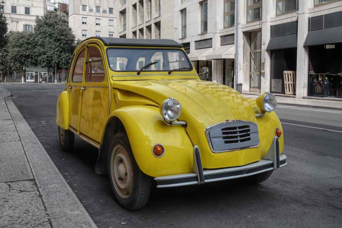 Auto gialla eredità