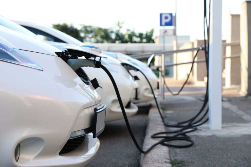 Auto elettriche crescita