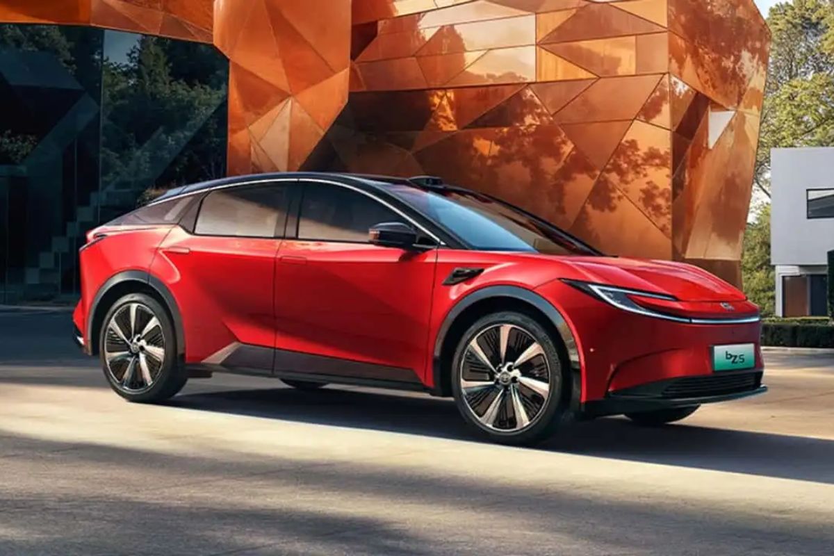 La nuova Toyota bZ5