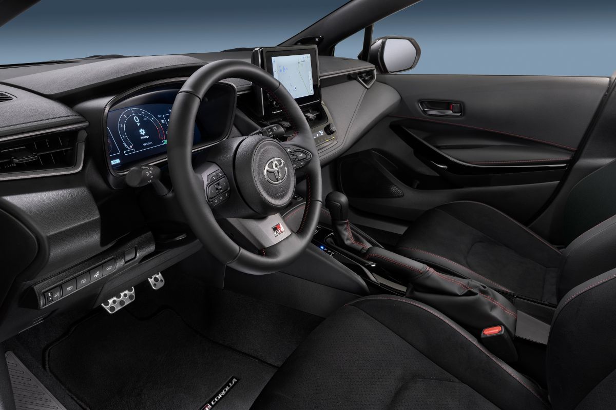 Gli interni della Toyota GR Corolla