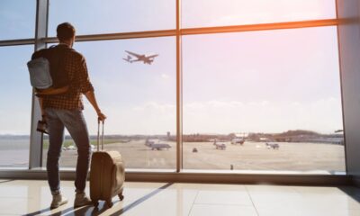 Viaggiatore con la valigia