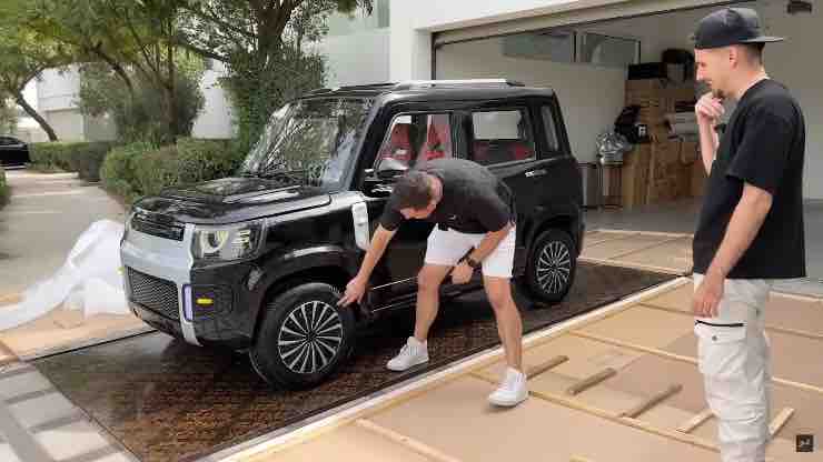Fake land rover
