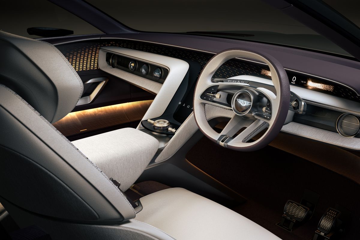Gli interni della concept Bentley Exp 15