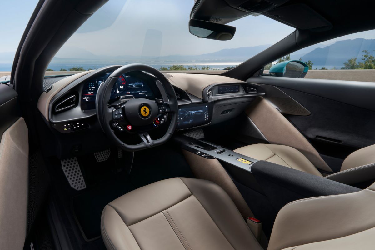 Gli interni della nuova Ferrari Amalfi