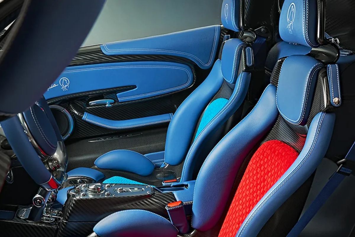 Gli interni della Pagani Utopia "The Coyote"