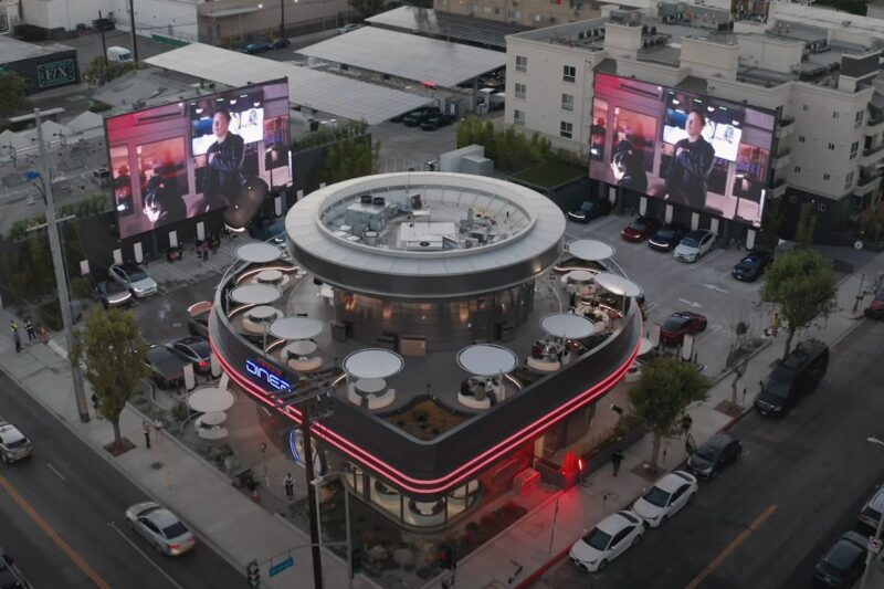 Ristorante Tesla a Hollywood