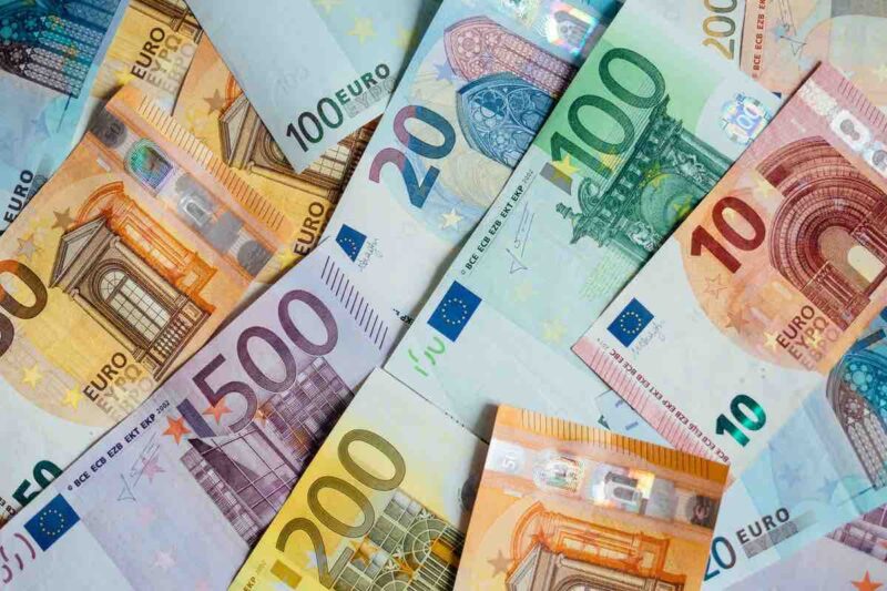 Soldi Euro sconto