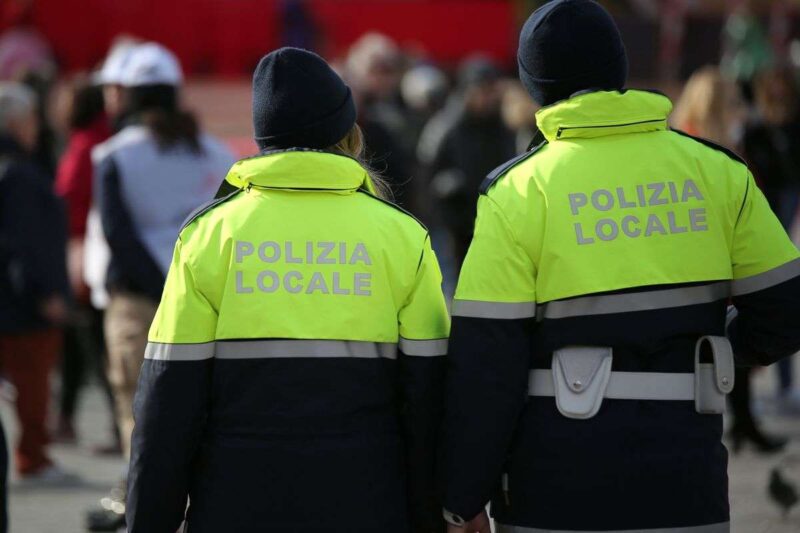 Polizia Locale auto smontata