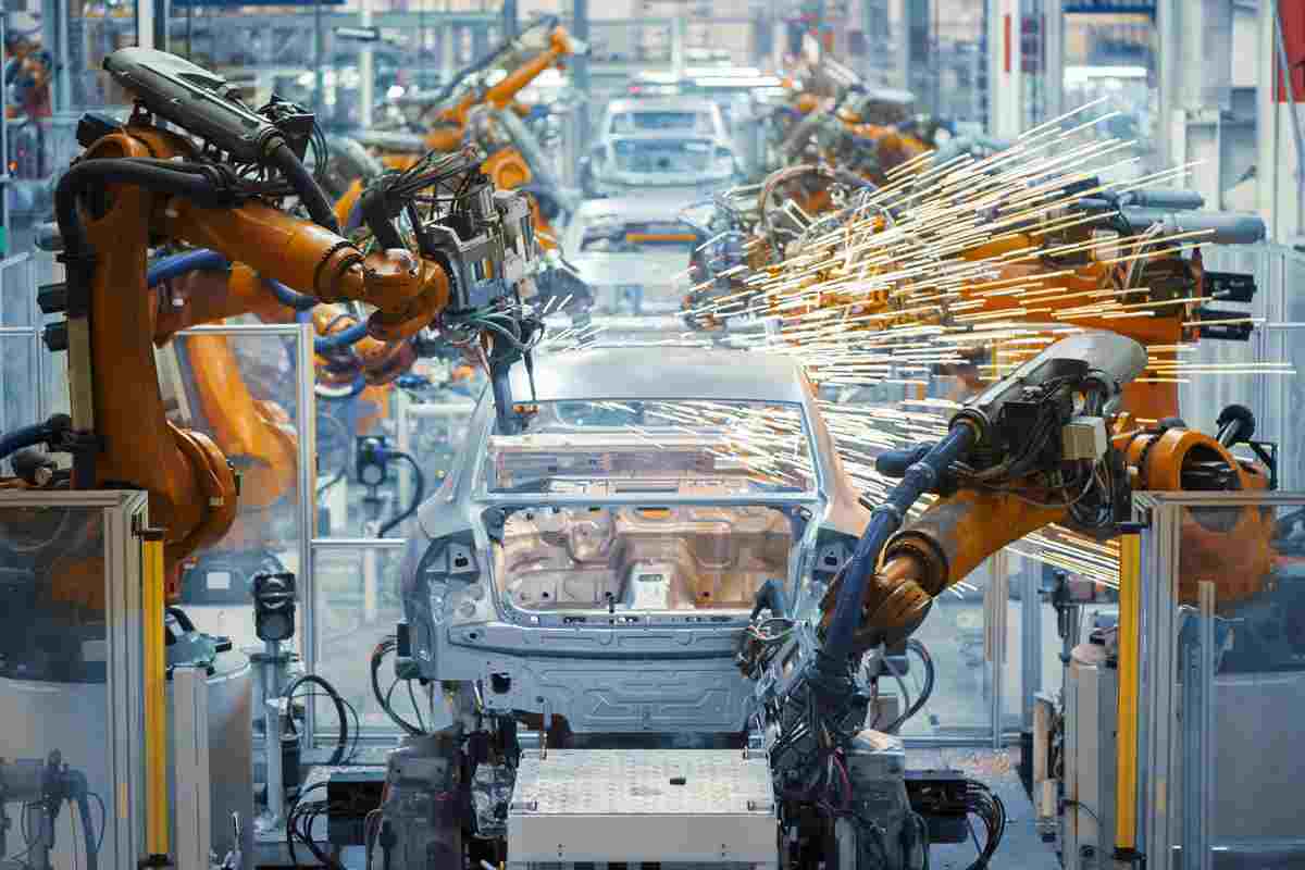 BYD produzione rinviata