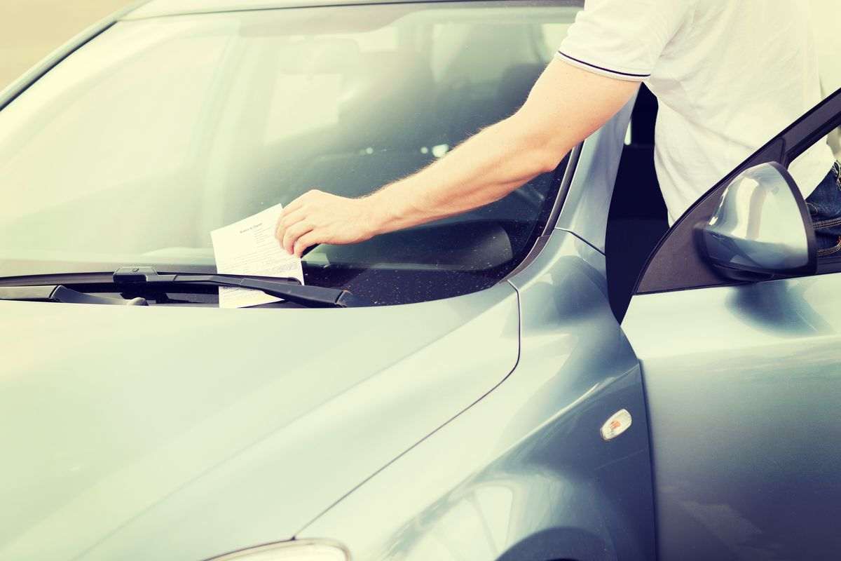 Multa e sequestro auto