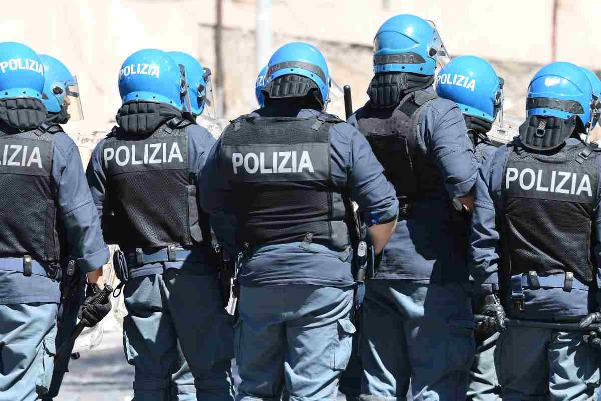 Polizia obbligo