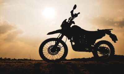 Questa nuova moto da cross elettrica è una vera bestia