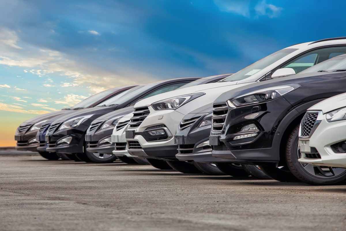 Auto danneggiata nel parcheggio: cosa fare