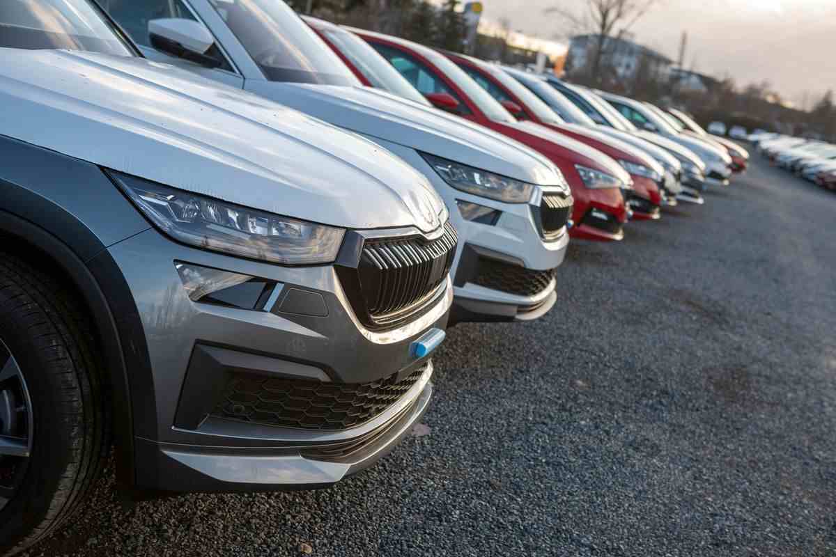 Auto danneggiata nel parcheggio: cosa fare