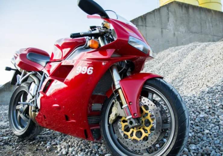 Una Ducati 996 vendita