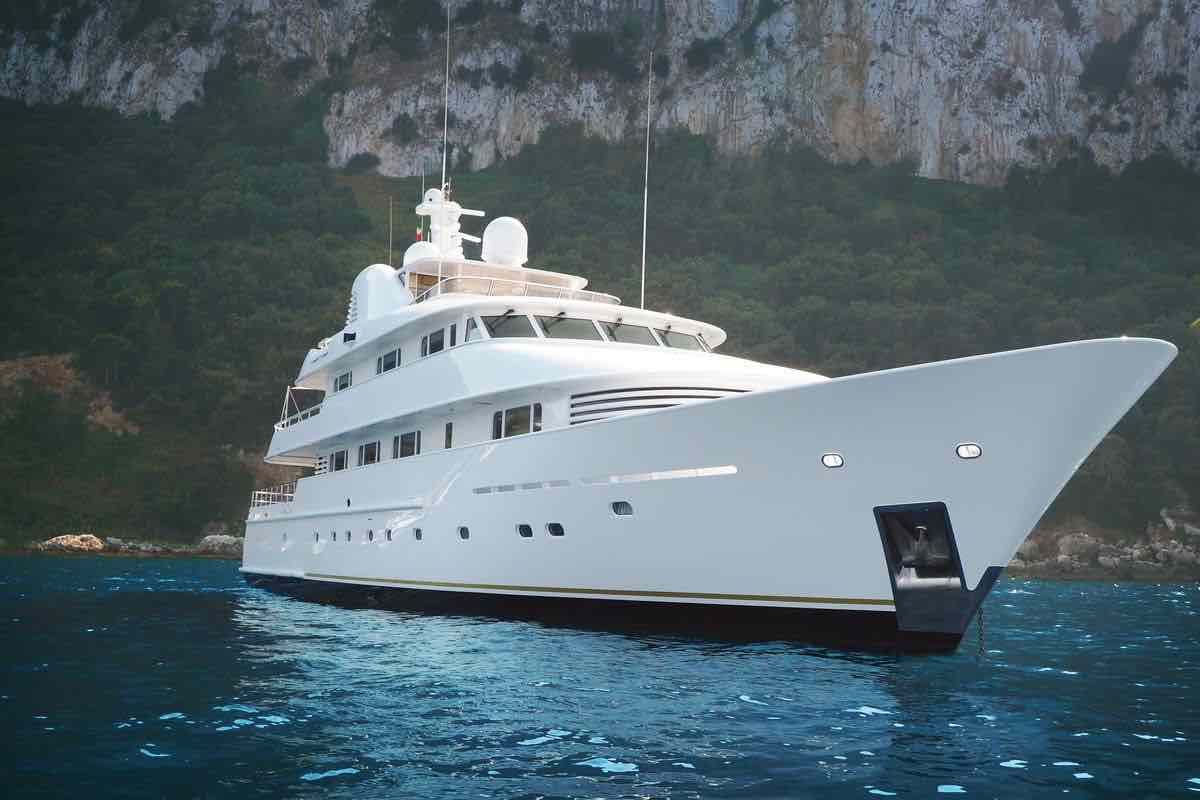 Barca yatch costo