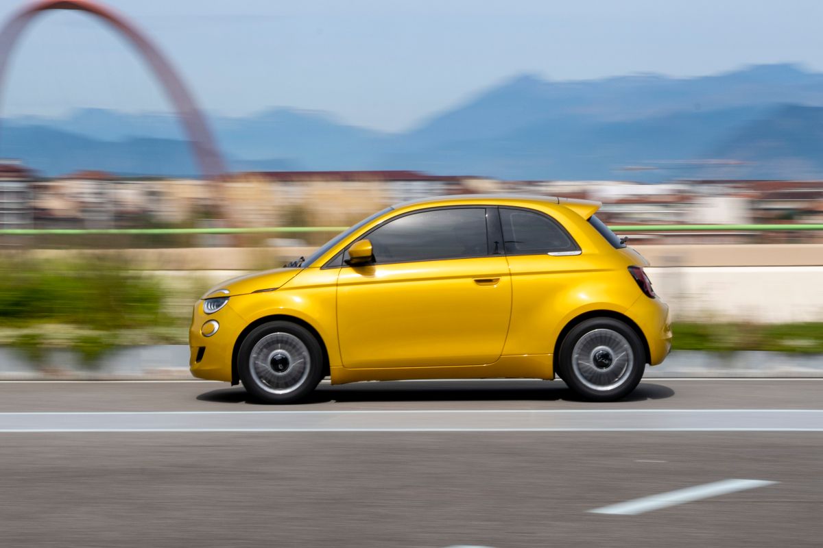 La nuova Fiat 500 Hybrid Torino