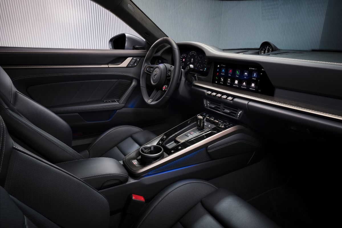 Gli interni della nuova Porsche 911 Turbo S