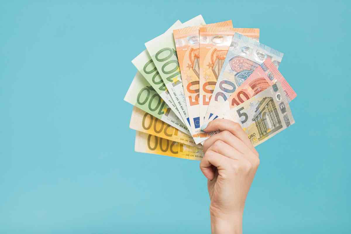 Soldi Euro costo
