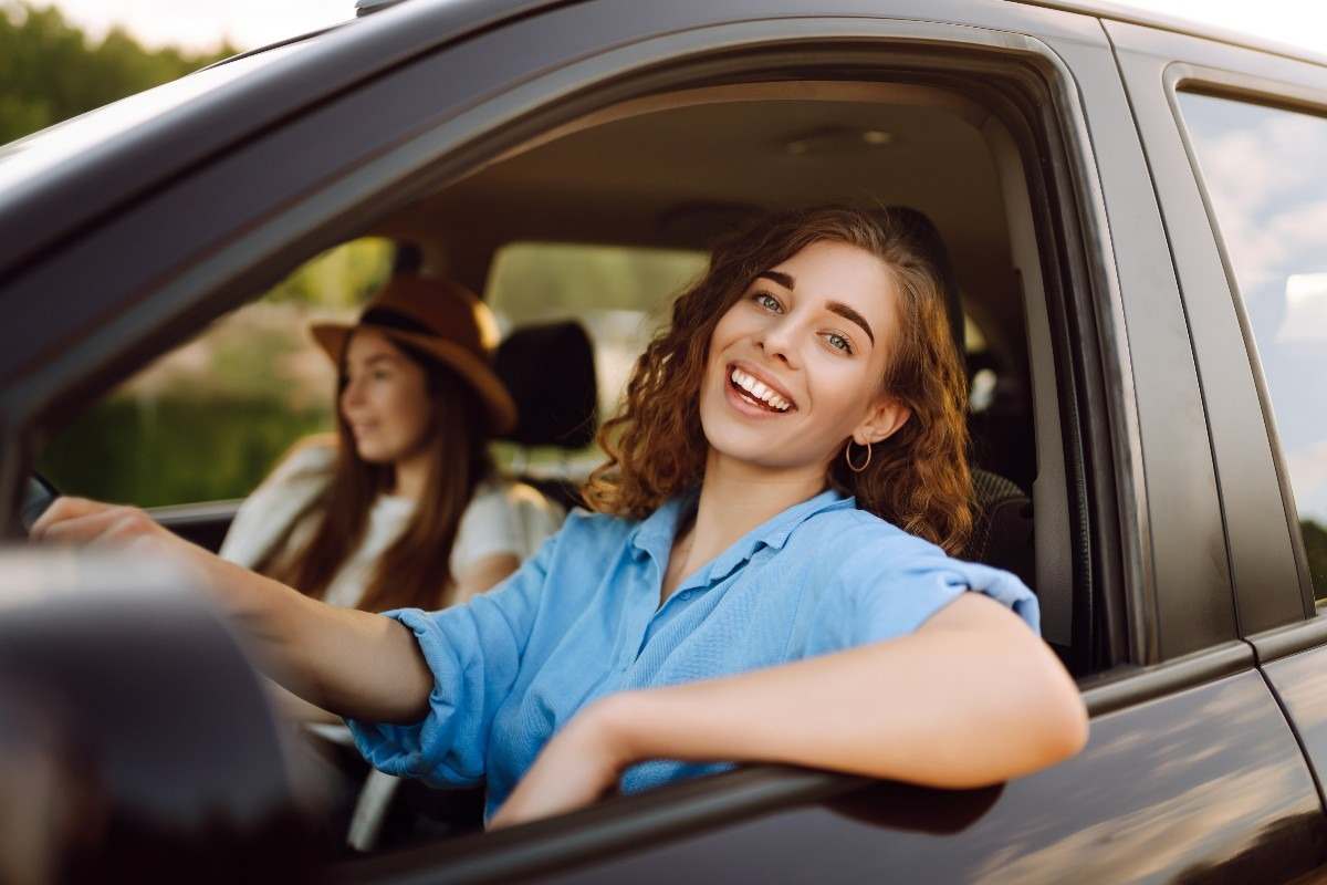 Mai più gomito fuori dal finestrino, potresti finire nei guai: arriva la sanzione