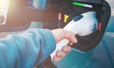 Auto elettrica, ricarica plug-in