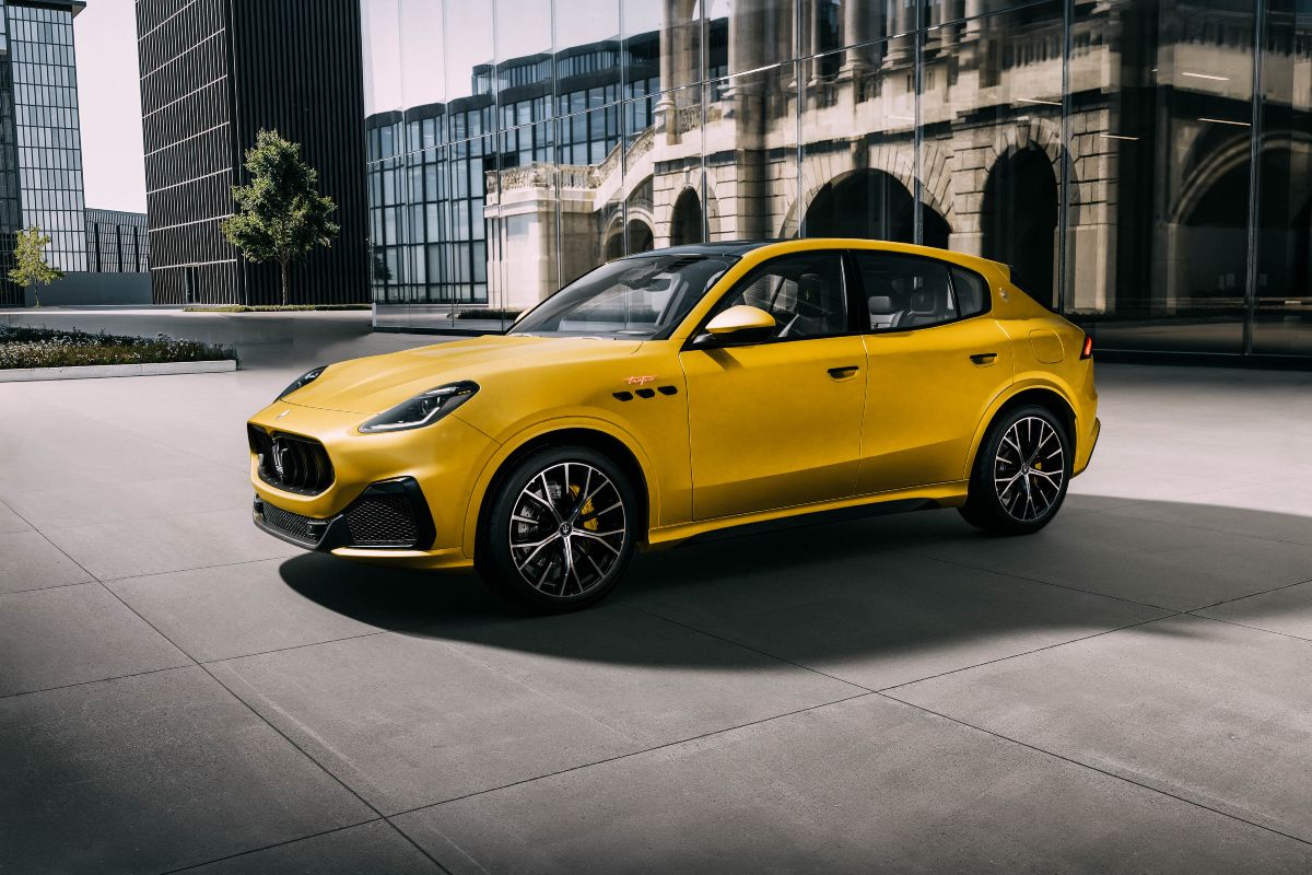 Maserati Grecale Trofeo, model year 2026, colore giallo