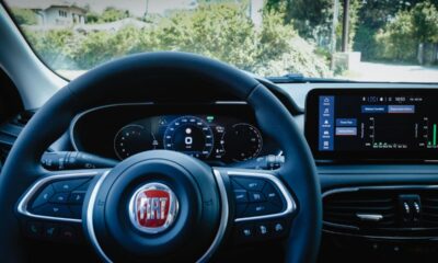 Interni auto, volante con logo Fiat