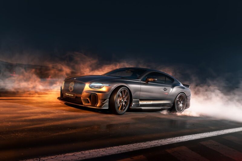 La nuova Bentley Continental GT Supersports, colore grigio
