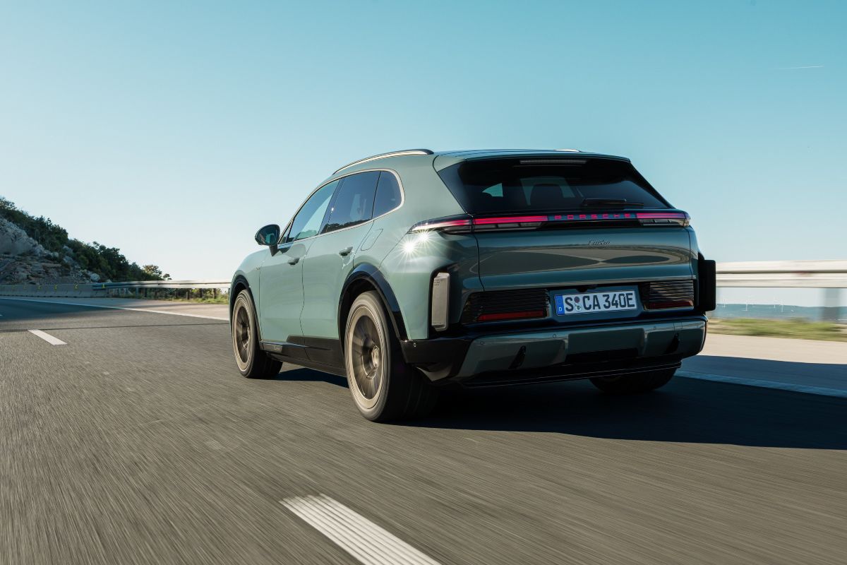 La nuova Porsche Cayenne Trubo Electric