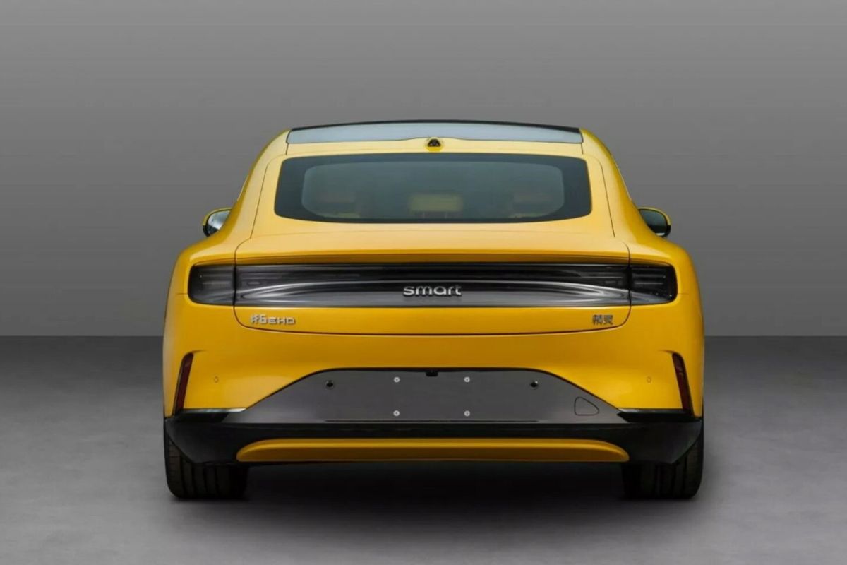 Smart #6, la nuova berlina ibrida
